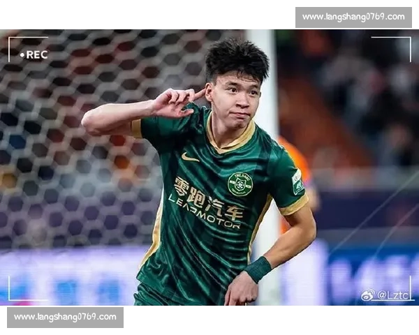 中国足坛新纪录!18 岁王钰栋身价 150 万欧元创历史新高 中国足坛新纪录!18 岁王钰栋身价 150 万欧元创历史新高